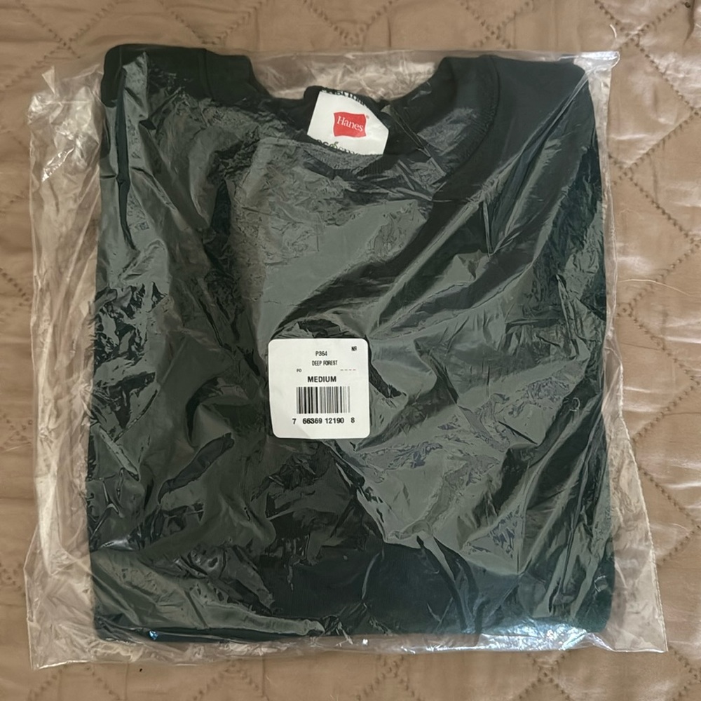 Brand New Never Worn Medium Youth Forrest Green Sweatshirt